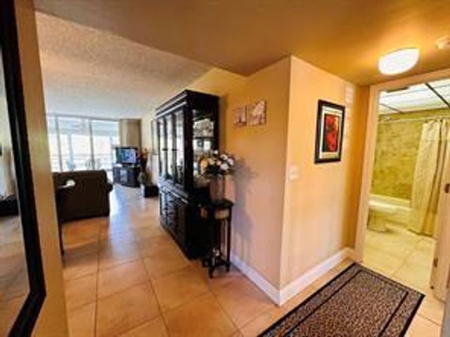 3099 NW 48th Avenue 253, Lauderdale Lakes, FL 33313