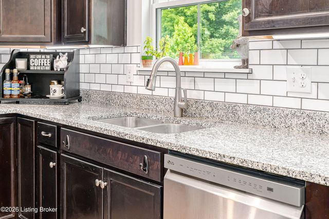 4806 Deer Creek Pl, Smithfield, KY 40068
