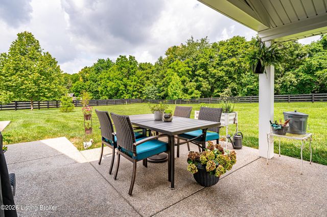 4806 Deer Creek Pl, Smithfield, KY 40068