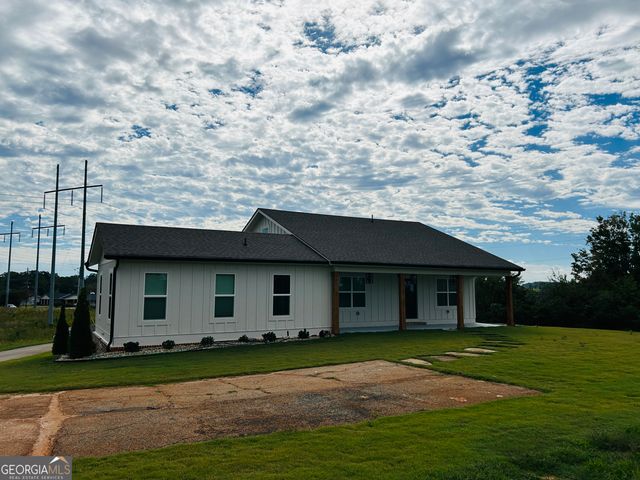 425 Smokey Road, Newnan, GA 30263