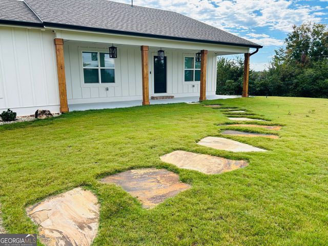 425 Smokey Road, Newnan, GA 30263