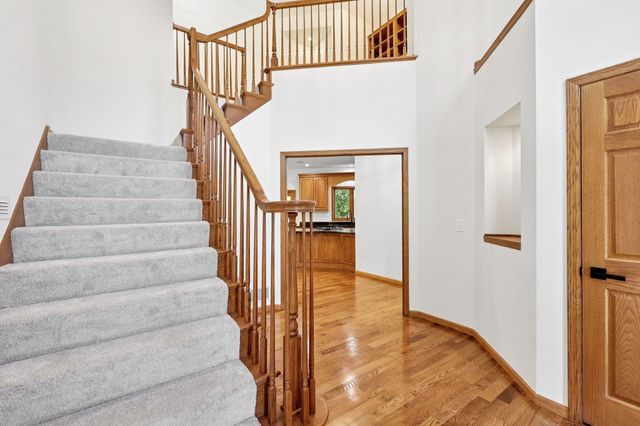 10175 Powers Lake Trail, Woodbury, MN 55129