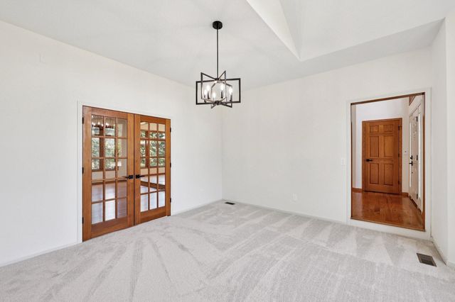10175 Powers Lake Trail, Woodbury, MN 55129