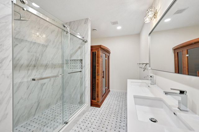 10175 Powers Lake Trail, Woodbury, MN 55129