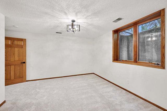 10175 Powers Lake Trail, Woodbury, MN 55129
