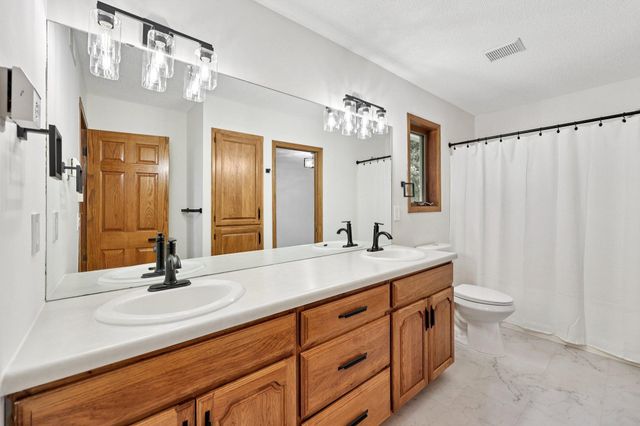 10175 Powers Lake Trail, Woodbury, MN 55129