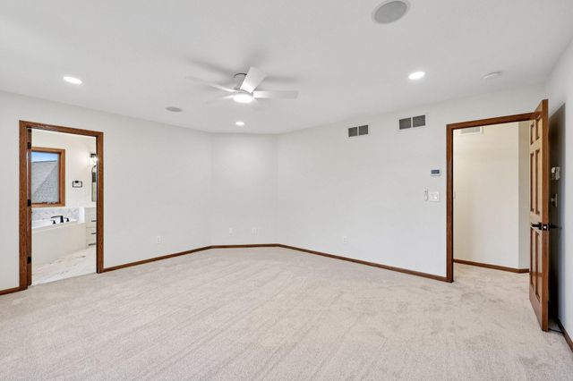 10175 Powers Lake Trail, Woodbury, MN 55129