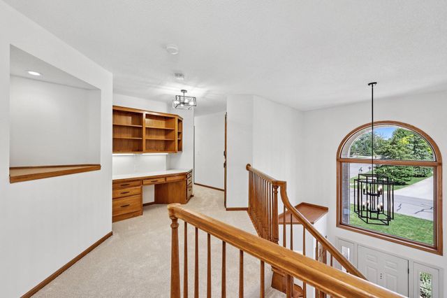 10175 Powers Lake Trail, Woodbury, MN 55129