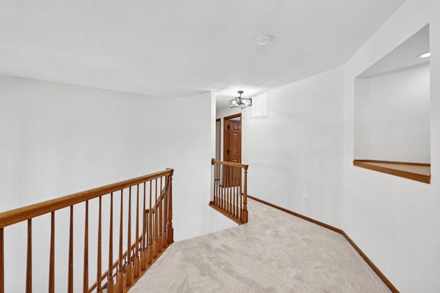 10175 Powers Lake Trail, Woodbury, MN 55129