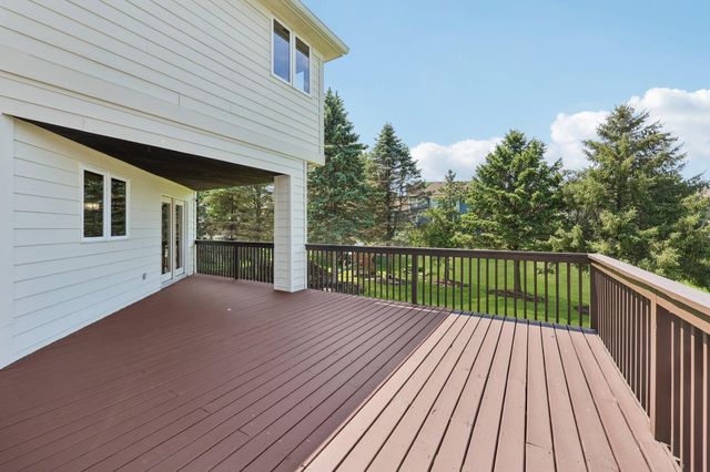 10175 Powers Lake Trail, Woodbury, MN 55129