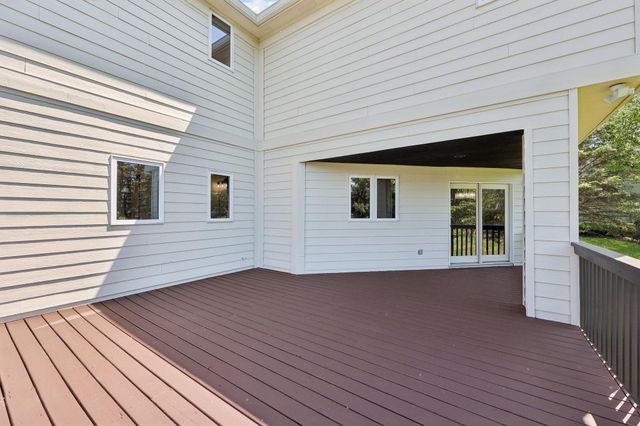 10175 Powers Lake Trail, Woodbury, MN 55129