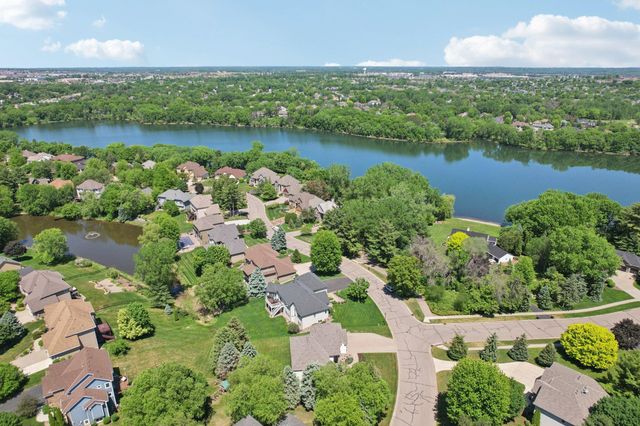 10175 Powers Lake Trail, Woodbury, MN 55129