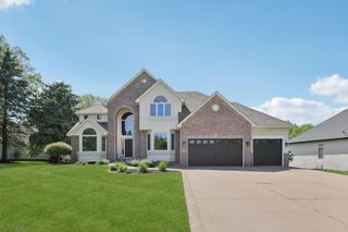 10175 Powers Lake Trail, Woodbury, MN 55129