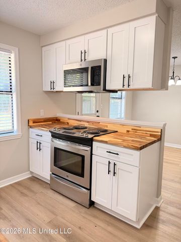9120 Barnacle Boulevard, Ocean Springs, MS 39564