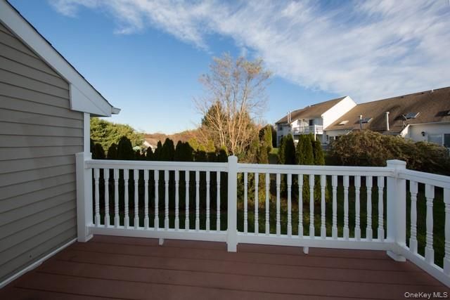 17 Horizon View Drive 17, Farmingville, NY 11738