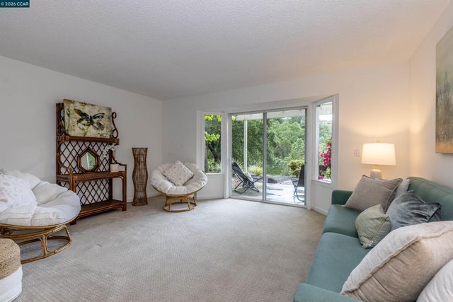 3152 Ptarmigan Dr 2, Walnut Creek, CA 94595