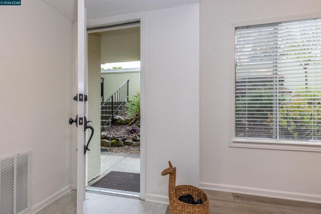 3152 Ptarmigan Dr 2, Walnut Creek, CA 94595