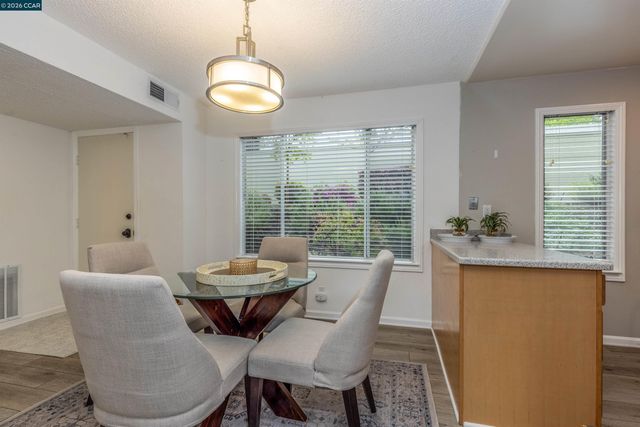 3152 Ptarmigan Dr 2, Walnut Creek, CA 94595