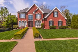 33 Derby Way, Bloomington, IL 61704