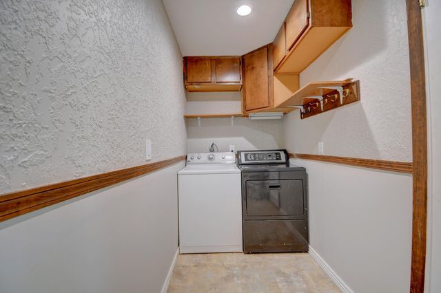 1515 Hermosa Drive SE, Albuquerque, NM 87108