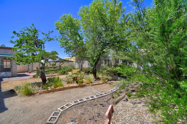 1515 Hermosa Drive SE, Albuquerque, NM 87108