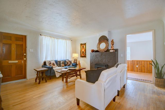 1515 Hermosa Drive SE, Albuquerque, NM 87108
