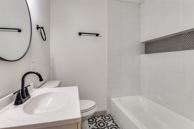 918 SW 4th Street, Grand Prairie, TX 75051