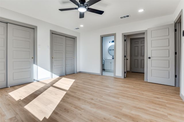 918 SW 4th Street, Grand Prairie, TX 75051