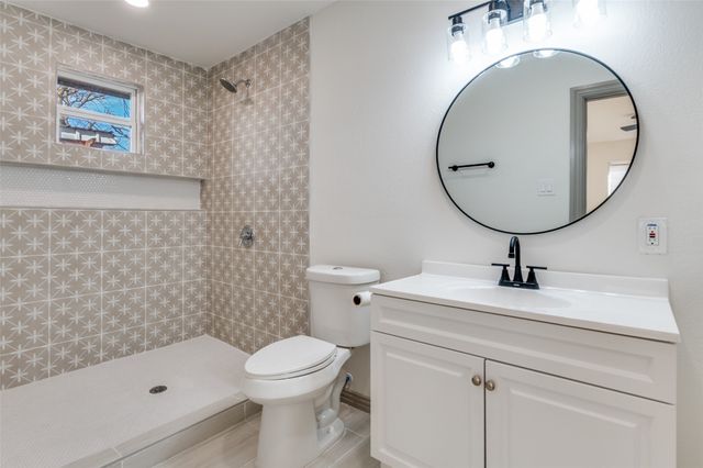 918 SW 4th Street, Grand Prairie, TX 75051