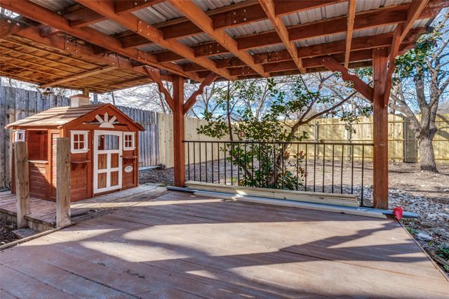 918 SW 4th Street, Grand Prairie, TX 75051