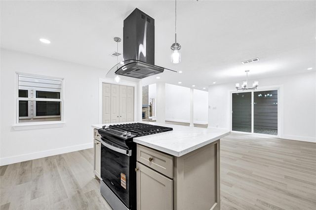 14411 Briarhills Parkway, Houston, TX 77077