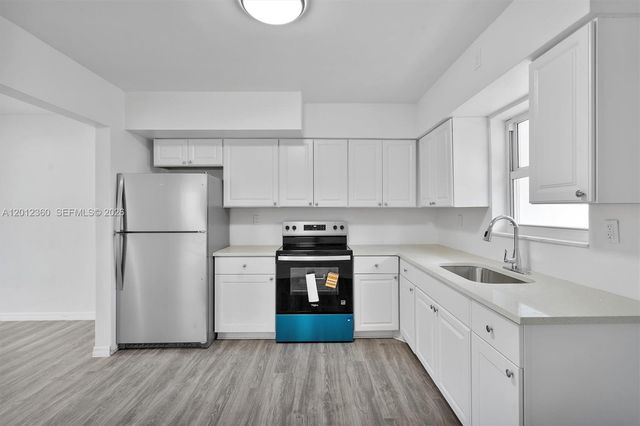 1061 NW 108 ter 1063, Miami, FL 33168