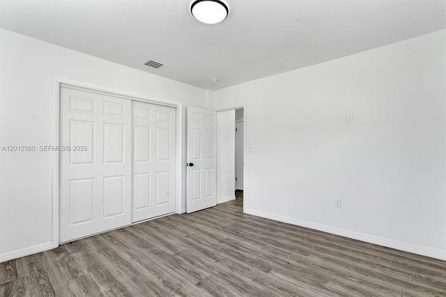 1061 NW 108 ter 1063, Miami, FL 33168