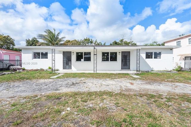 1061 NW 108 ter 1063, Miami, FL 33168