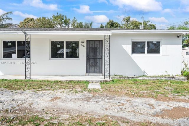 1061 NW 108 ter 1063, Miami, FL 33168