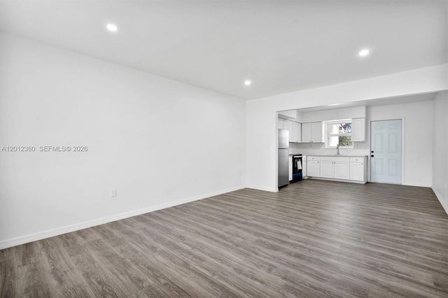 1061 NW 108 ter 1063, Miami, FL 33168