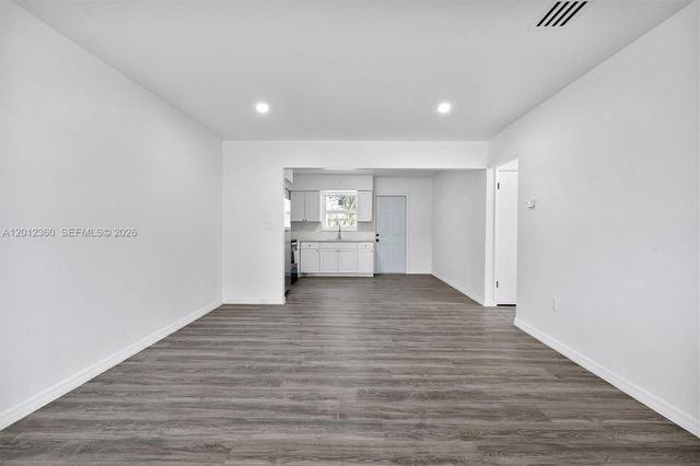 1061 NW 108 ter 1063, Miami, FL 33168