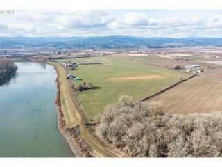 35308 Riverside Ln, Scappoose, OR 97056