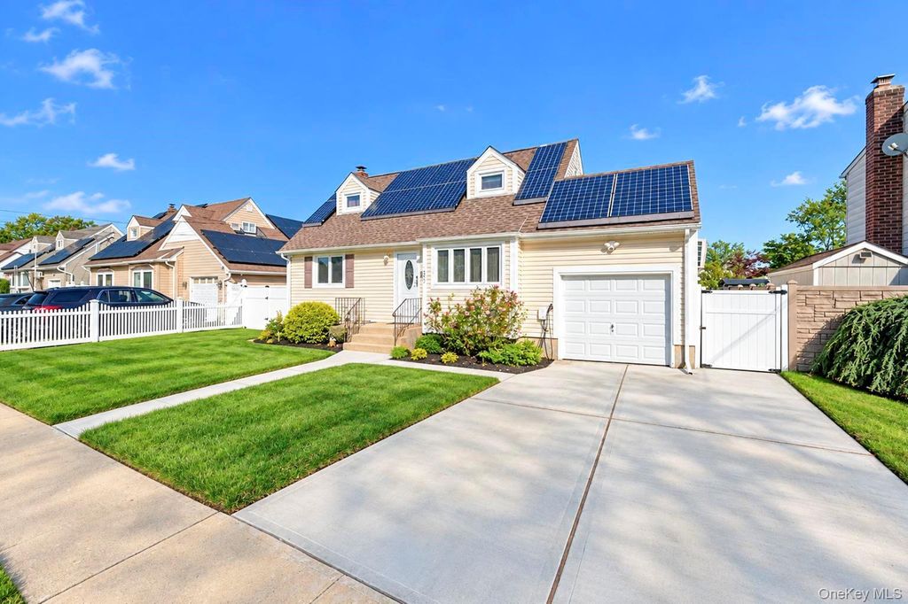 33 Nims Avenue, West Babylon, NY 11704 — photo 2