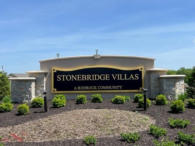 16980 S Bradley Drive, Olathe, KS 66062