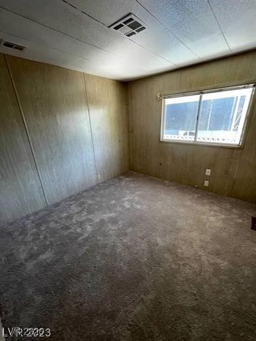 5000 Royal Avenue, Las Vegas, NV 89103