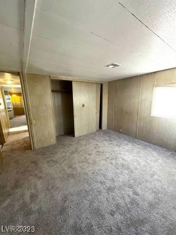 5000 Royal Avenue, Las Vegas, NV 89103