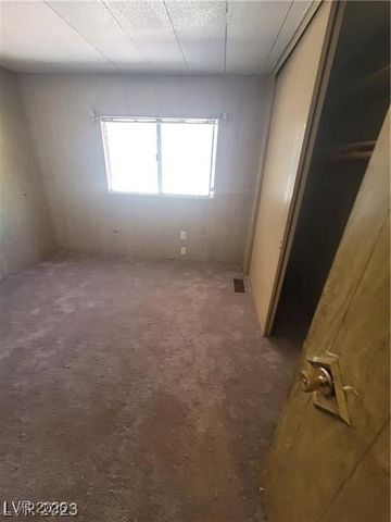 5000 Royal Avenue, Las Vegas, NV 89103