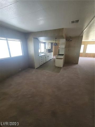 5000 Royal Avenue, Las Vegas, NV 89103