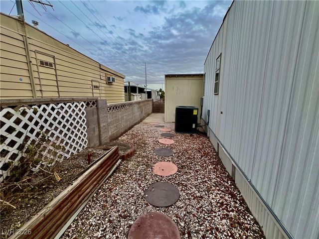 5000 Royal Avenue, Las Vegas, NV 89103