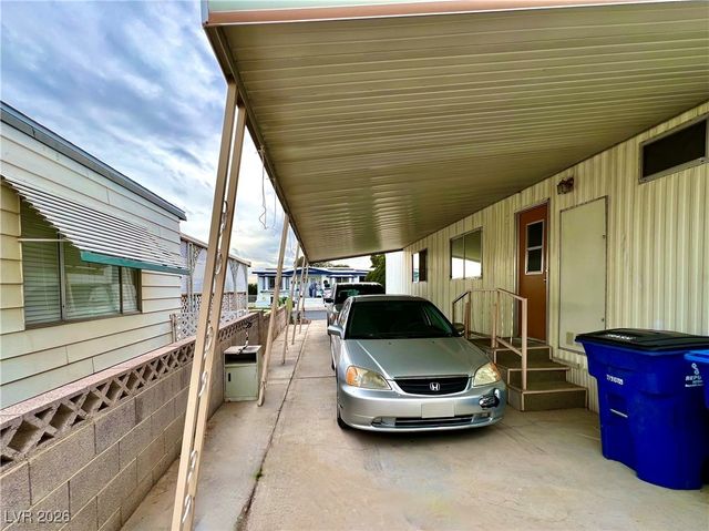 5000 Royal Avenue, Las Vegas, NV 89103