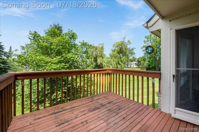 24533 Martel Drive, Farmington Hills, MI 48335