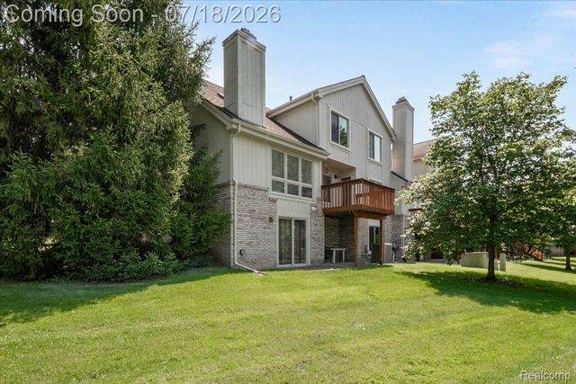 24533 Martel Drive, Farmington Hills, MI 48335