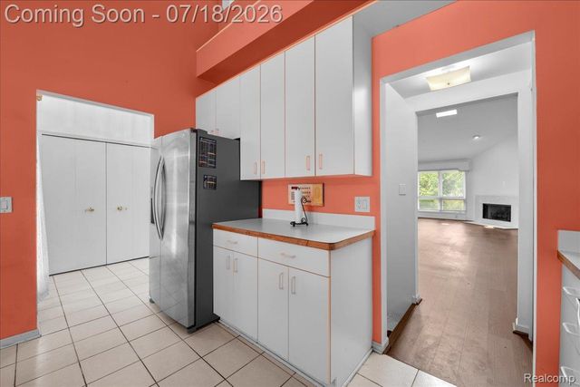 24533 Martel Drive, Farmington Hills, MI 48335