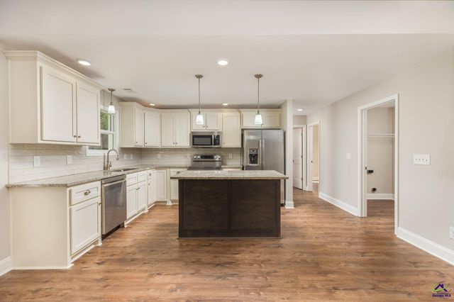 200 Morning Dove Lane, Warner Robins, GA 31088
